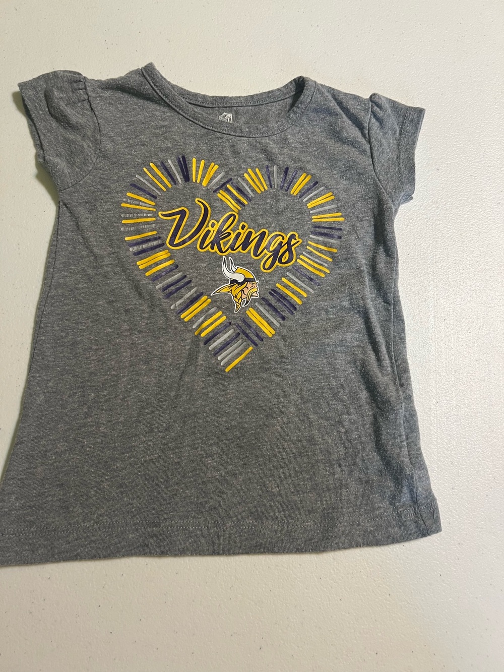 Minnesota Vikings Girls' Gray Heart T-Shirt 2T NFL Team Apparel